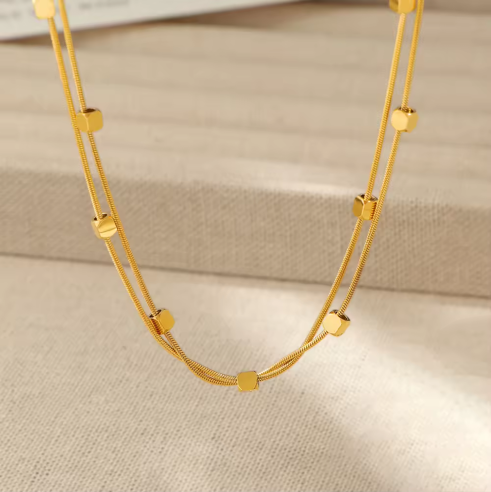 Double layer chain with cube beads