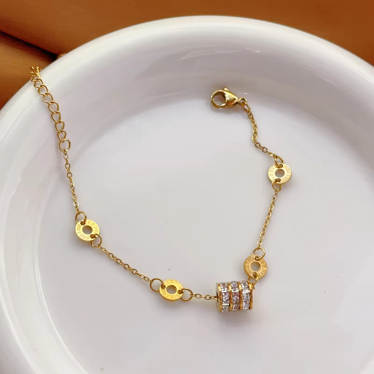 Elegant Gold Crystal Bracelet